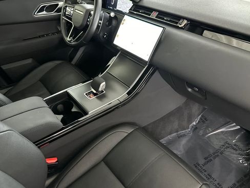 Used 2025 Land Rover Range Rover Velar Dynamic SE image 16