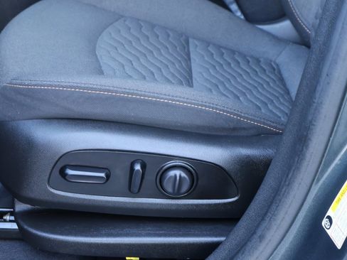 Used 2021 Chevrolet Equinox LT image 24