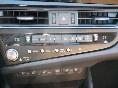 New 2025 Lexus ES 350 Ultra Luxury image 18