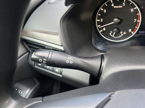 Used 2024 Nissan Altima 2.5 SV image 10