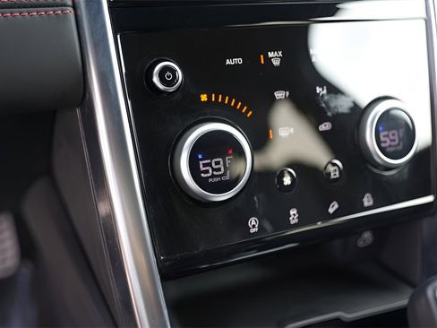 Used 2021 Land Rover Discovery Sport SE R-Dynamic image 20