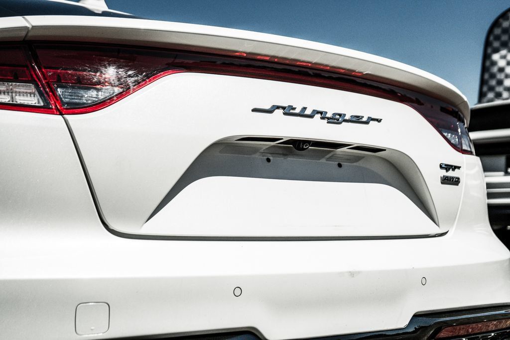 Used 2022 Kia Stinger GT1 AWD/4WD image 12