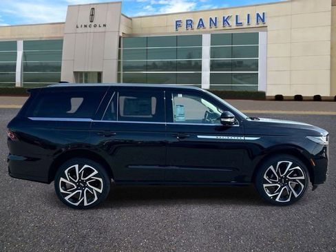 New 2026 Lincoln Navigator Reserve AWD/4WD image 8