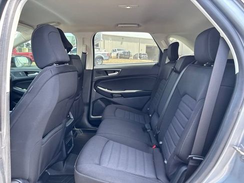 Used 2024 Ford Edge SE w/ Black Appearance Package AWD/4WD image 17