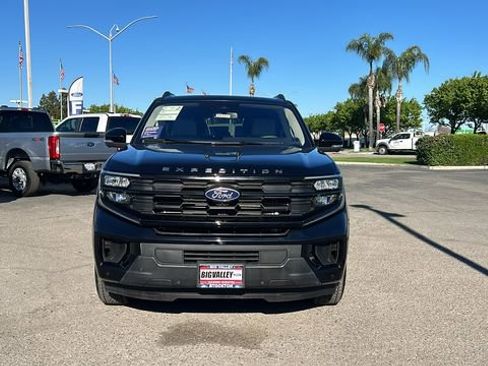 Certified 2025 Ford Expedition Active image 9