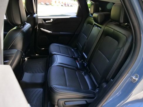 Used 2024 Ford Escape SE image 27