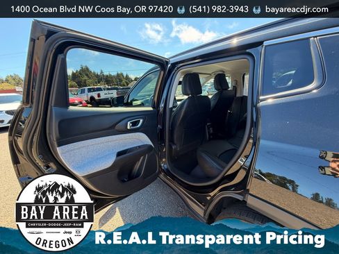 Used 2022 Jeep Compass Latitude FWD image 15