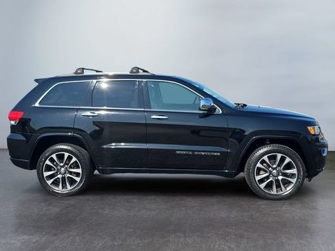 Used 2017 Jeep Grand Cherokee Overland AWD/4WD image 6