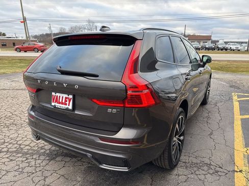 Used 2025 Volvo XC60 B5 Plus image 10
