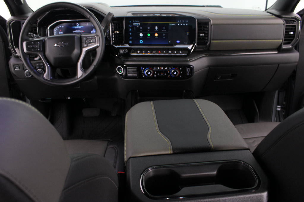 Used 2024 Chevrolet Silverado 2500 ZR2 w/ Technology Package AWD/4WD image 12