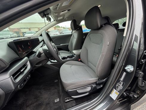 Used 2025 Kia K4 FWD image 26