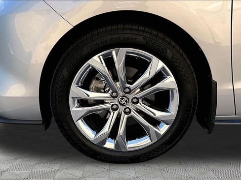 Certified 2023 Toyota Sienna Platinum FWD image 11