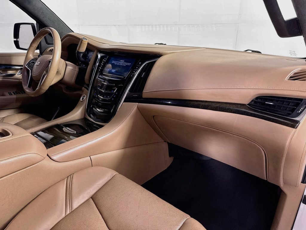 Used 2019 Cadillac Escalade ESV Platinum RWD image 38