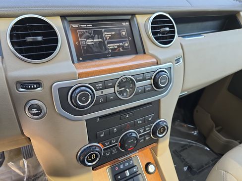 Used 2016 Land Rover LR4 HSE AWD/4WD image 19