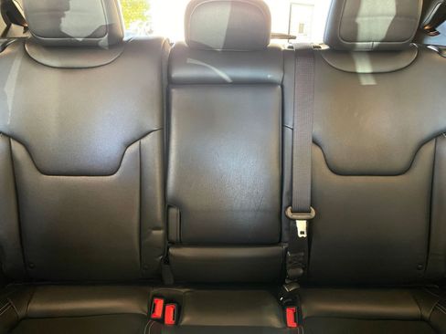 Used 2025 Jeep Compass Limited image 32