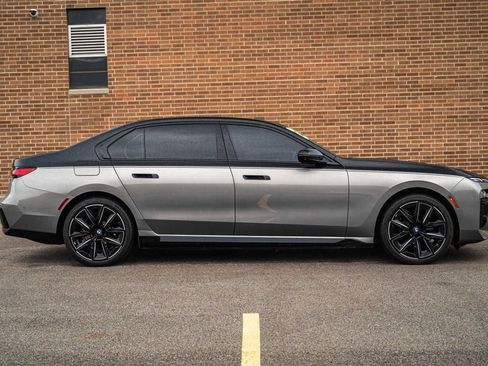 Used 2023 BMW i7 xDrive60 AWD/4WD image 7