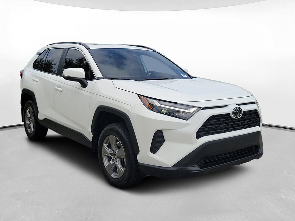 Used 2025 Toyota RAV4 XLE w/ Convenience Package AWD/4WD image 3