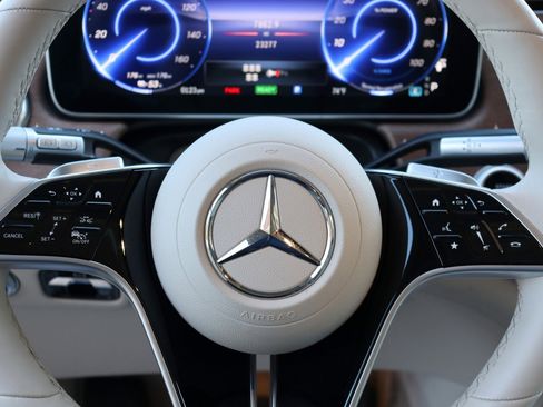 Used 2023 Mercedes-Benz EQS 450+ 4MATIC SUV w/ Exclusive Trim Package image 33