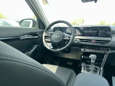 New 2026 Kia Seltos EX FWD image 14