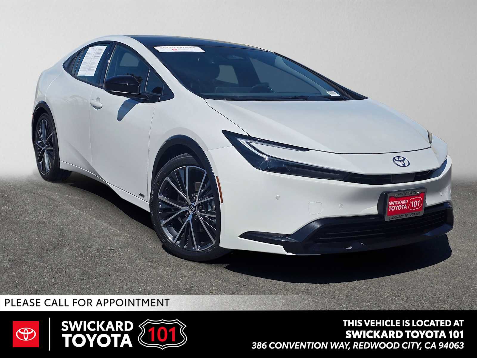 Used 2026 Toyota Prius XLE AWD/4WD image 1