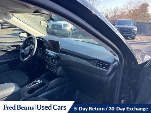 Used 2025 Ford Escape Active w/ Cold Weather Package AWD/4WD image 11