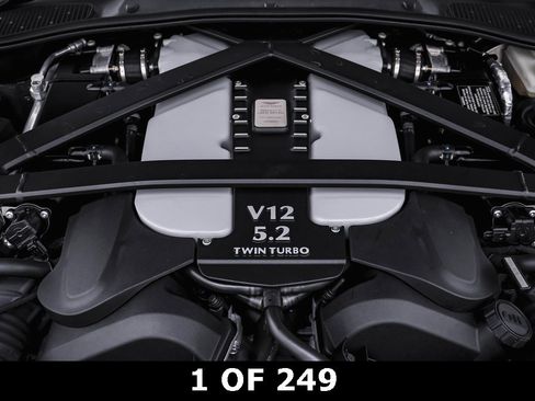 Used 2023 Aston Martin V12 Vantage Roadster image 38