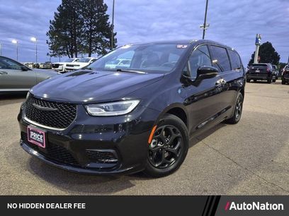 Used 2023 Chrysler Pacifica Touring-L w/ S Appearance Package