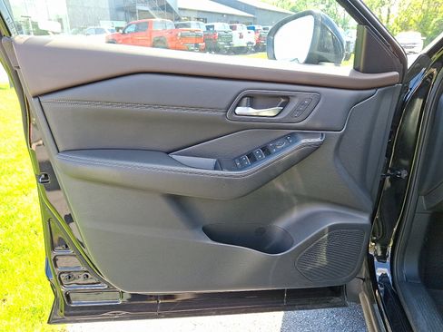 Certified 2022 Nissan Rogue SL w/ SL Premium Package image 14