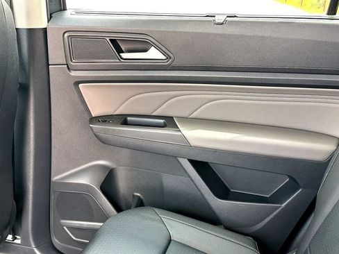 Used 2023 Volkswagen Atlas SE image 20