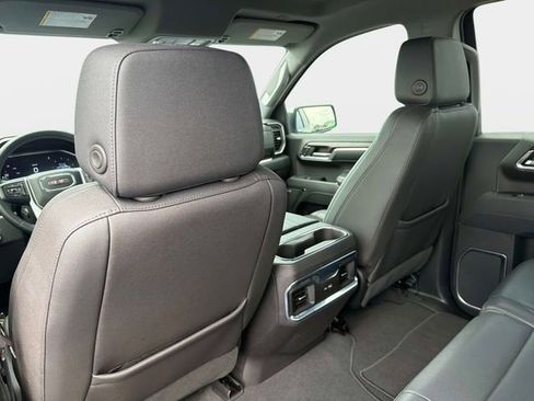 Used 2023 GMC Sierra 1500 SLT w/ SLT Premium Package AWD/4WD image 13