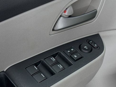 Used 2011 Honda Odyssey EX-L image 17