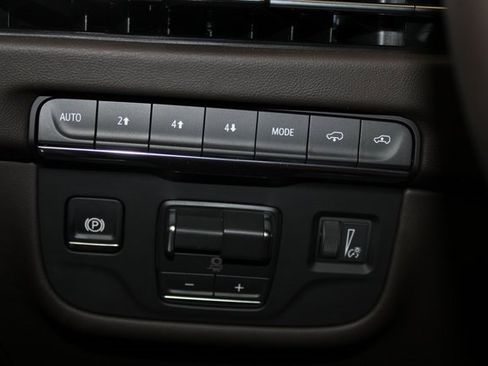 New 2026 Cadillac Escalade ESV Luxury w/ Touring Package image 28