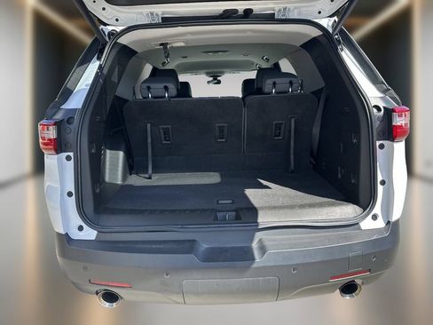 Used 2021 Chevrolet Traverse LT FWD image 11