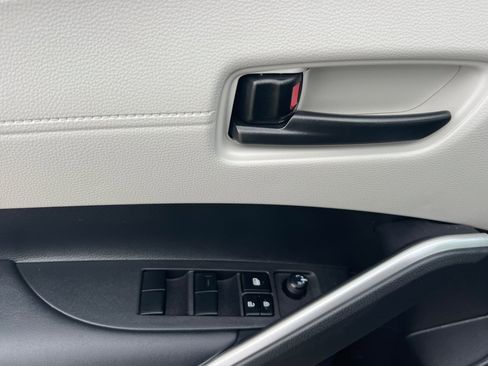 Certified 2024 Toyota Corolla Cross L image 8