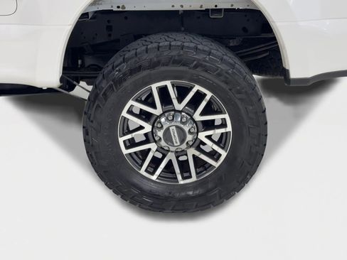 Used 2017 Ford F250 Lariat w/ Lariat Value Package image 47