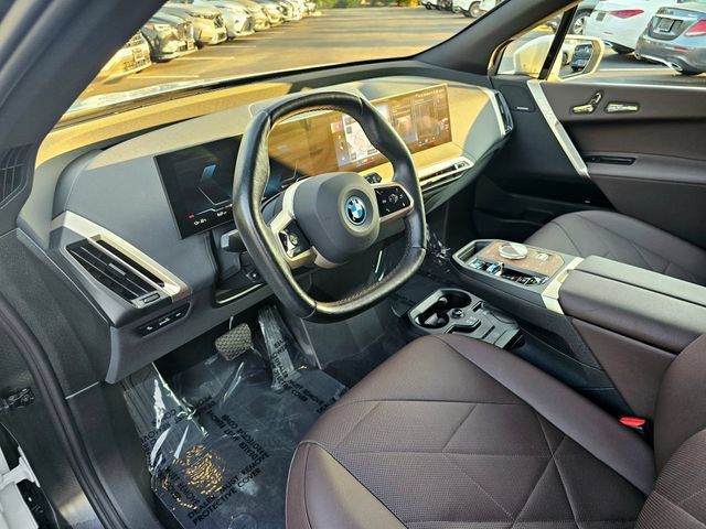 Used 2023 BMW iX xDrive50 w/ Ultimate Package 2 AWD/4WD image 14