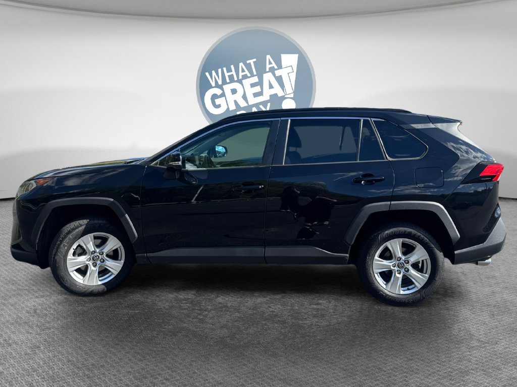 Used 2021 Toyota RAV4 XLE AWD/4WD image 7