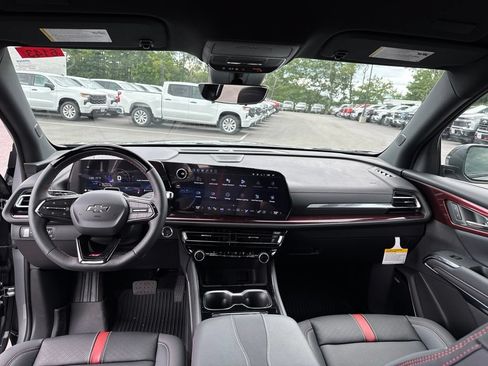 New 2026 Chevrolet Traverse RS w/ LPO, Floor Liner Package AWD/4WD image 32