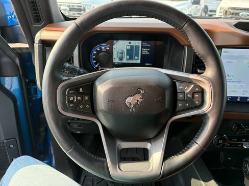 Used 2024 Ford Bronco Outer Banks w/ Sasquatch Package AWD/4WD image 13