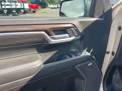 Used 2022 GMC Sierra 1500 AT4 image 13