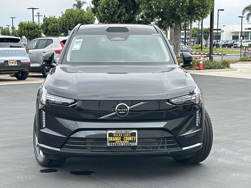 New 2025 Volvo EX90 Plus image 3