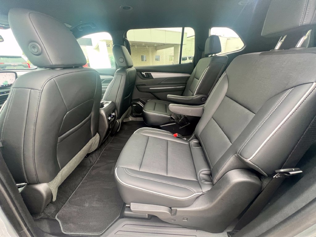 Used 2025 Buick Enclave Preferred w/ Power Package FWD image 33