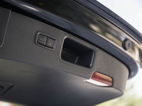 Certified 2026 Porsche Macan image 31