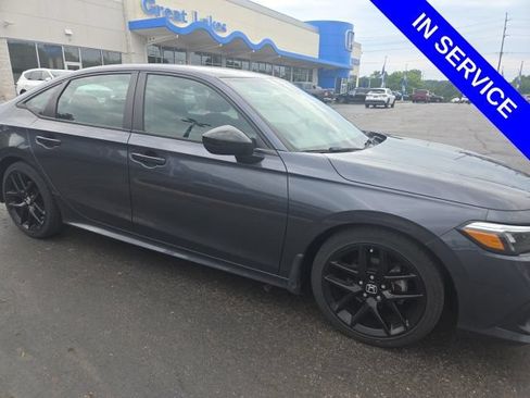 Used 2023 Honda Civic Sport image 1