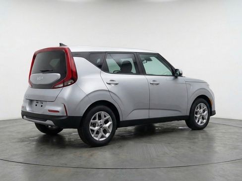 Used 2025 Kia Soul LX w/ LX Technology Package image 9