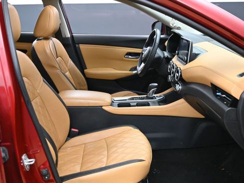 Used 2020 Nissan Sentra SV w/ SV Premium Package image 33