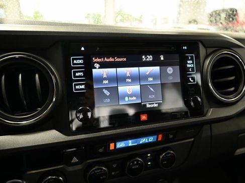 Used 2018 Toyota Tacoma TRD Off-Road image 17