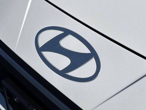New 2025 Hyundai Elantra SEL FWD image 13