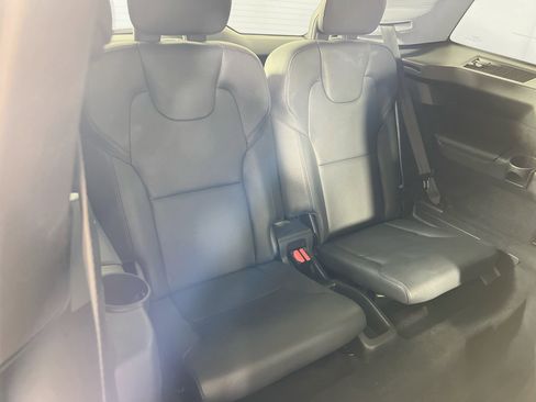Used 2022 Volvo XC90 T6 Momentum w/ Advanced Package image 25