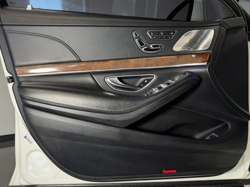 Used 2014 Mercedes-Benz S 550 Sedan image 20